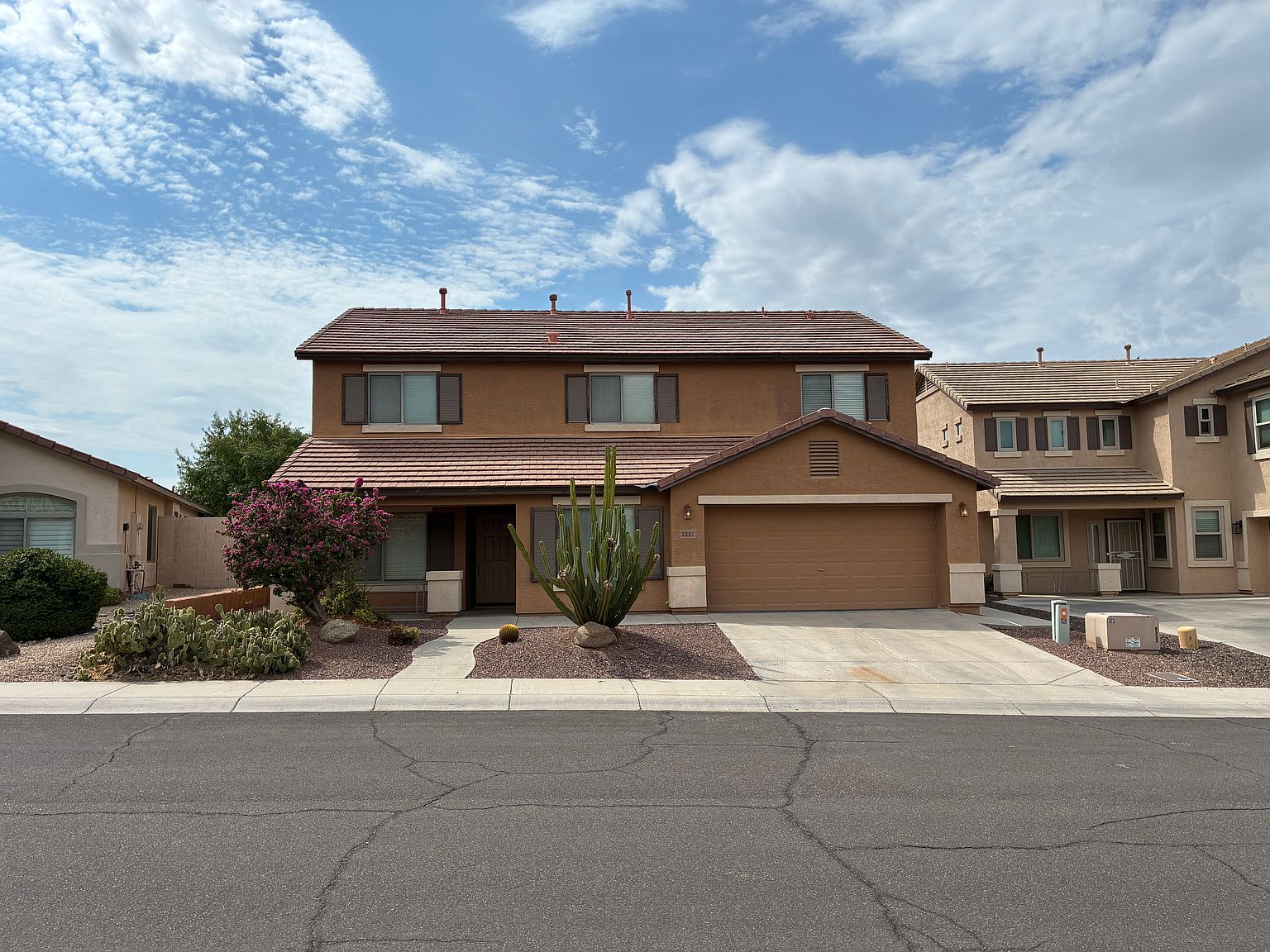 2217 W Steed Ridge Phoenix, AZ 85085 photo 3