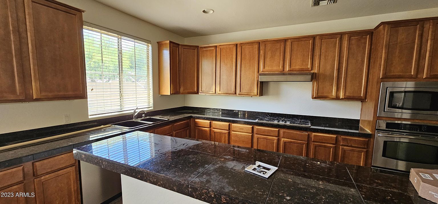 3989 E Hummingbird Ln photo 4