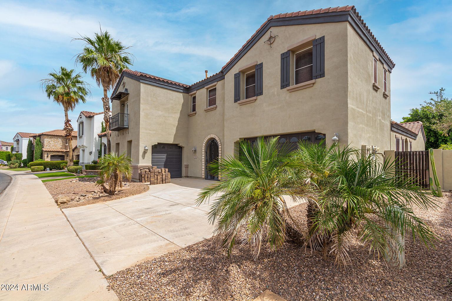 2090 E Aster Pl photo 2
