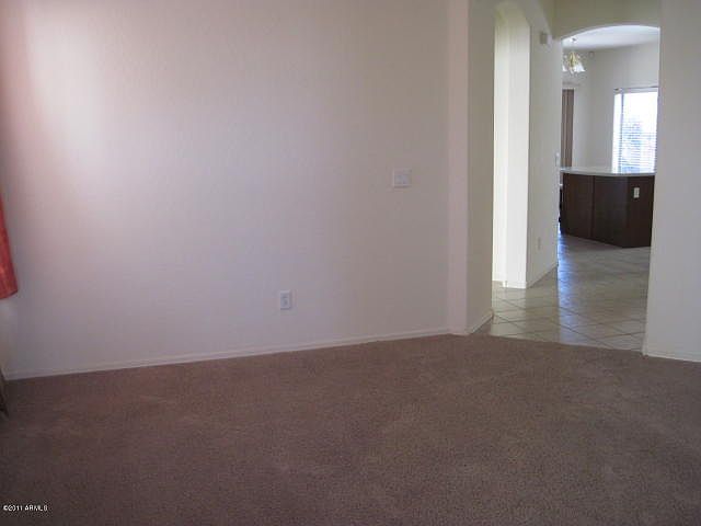 2721 E Le Grand Loop photo 5