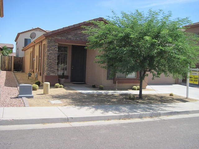 2721 E Le Grand Loop photo 2