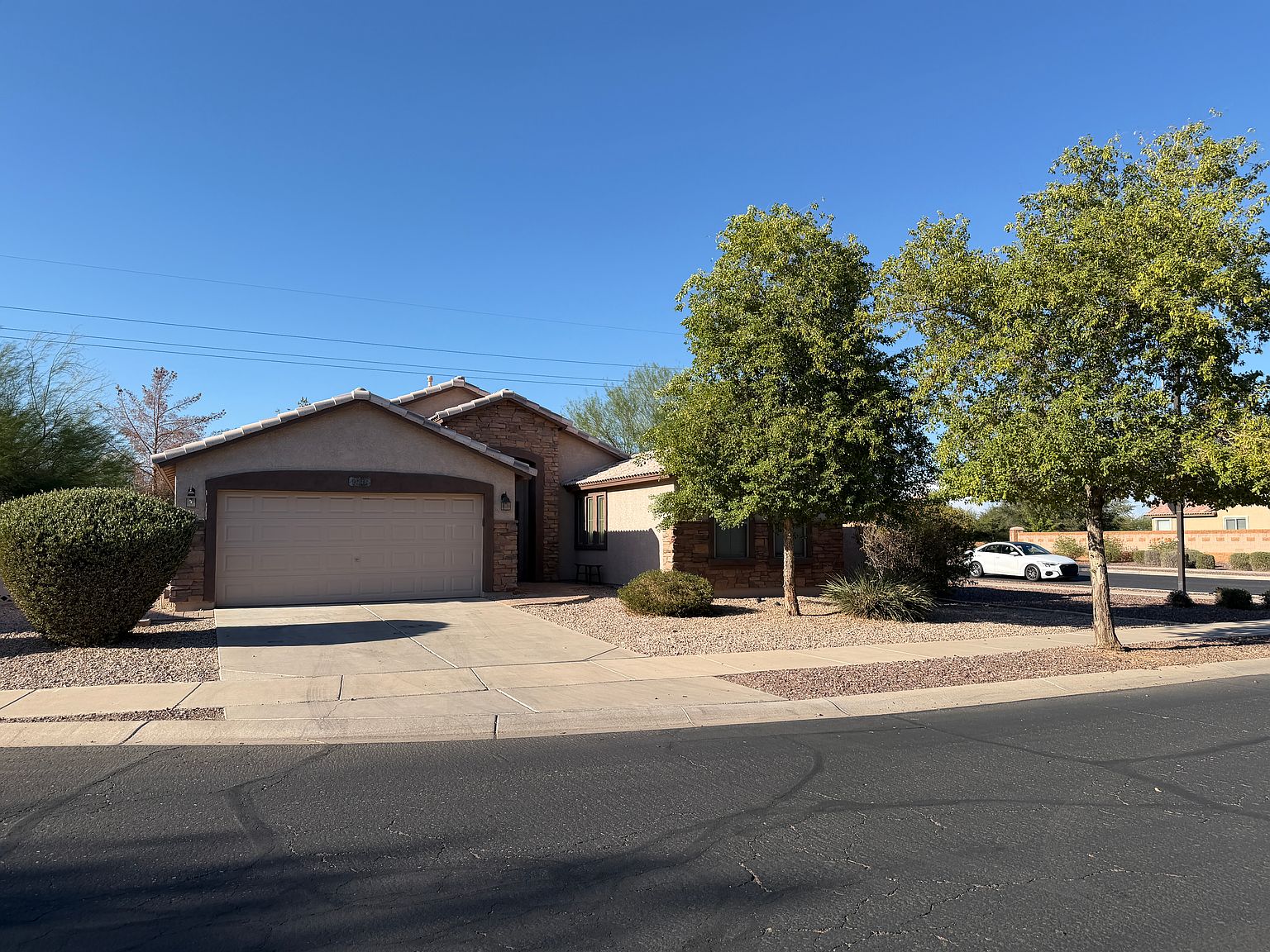 14104 W Shaw Butte Dr photo 2