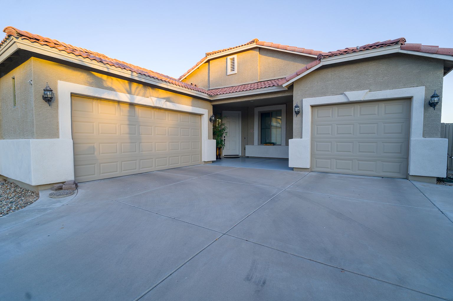 14169 W Desert Hills Dr photo 2