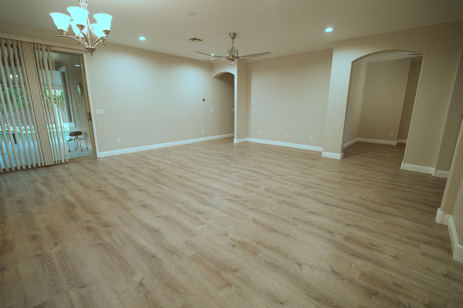14169 W Desert Hills Dr photo 5