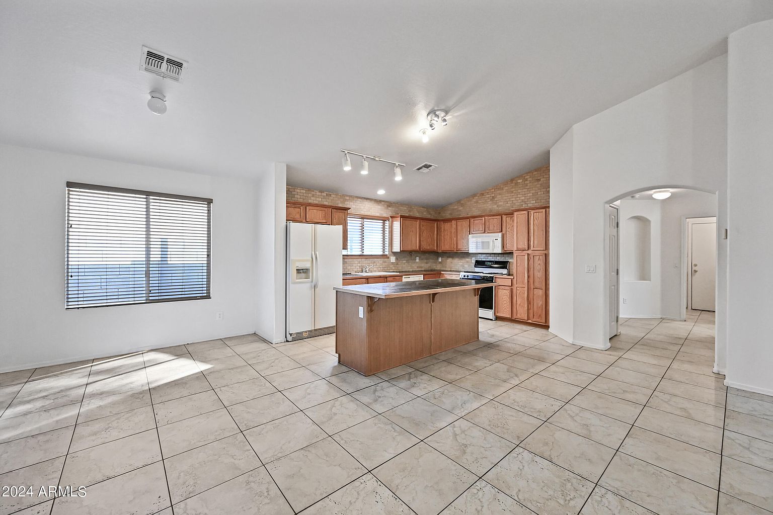 15110 N 140th Ave photo 4