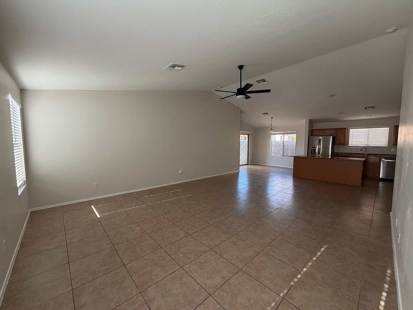 13925 W Mauna Loa Ln photo 3