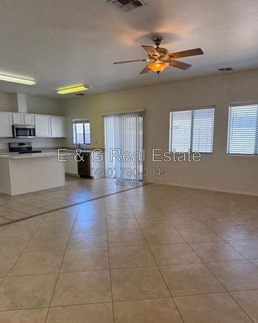 7034 W Mercer Ln photo 3