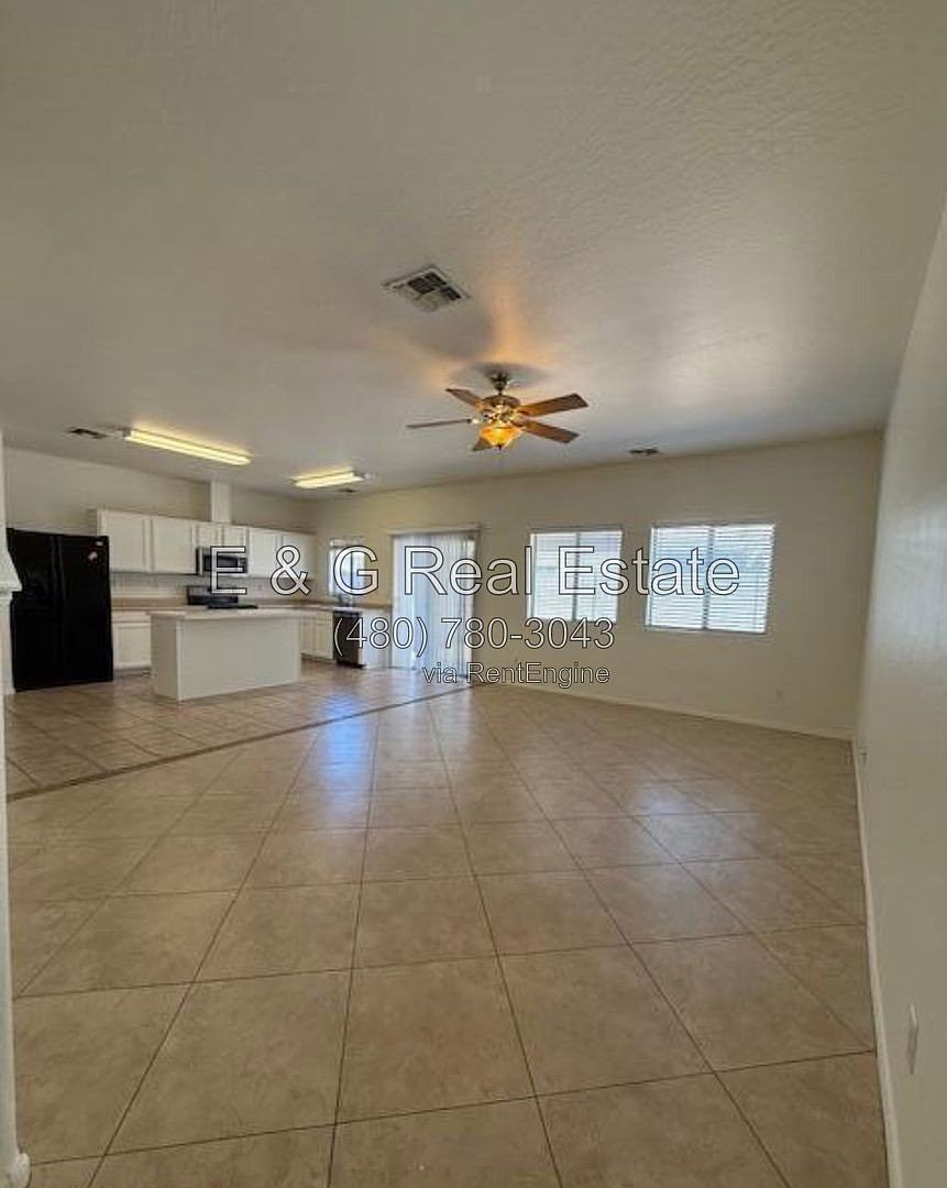 7034 W Mercer Ln photo 5