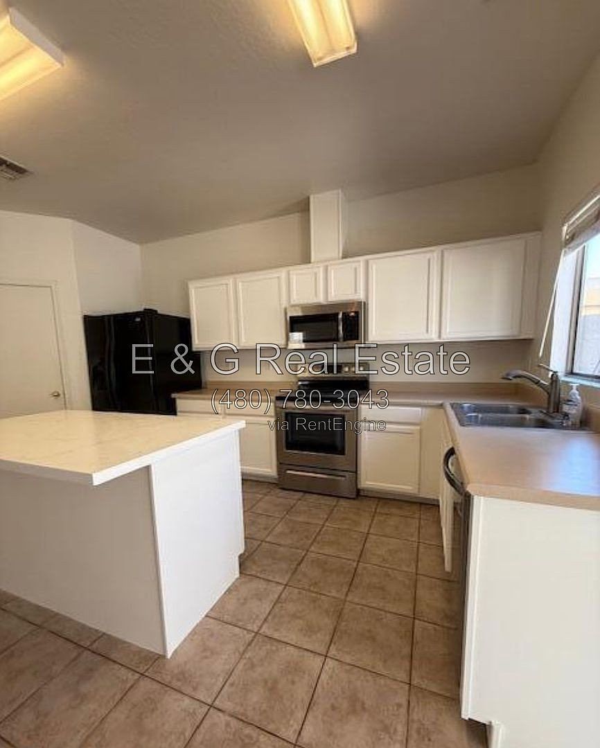 7034 W Mercer Ln photo 4