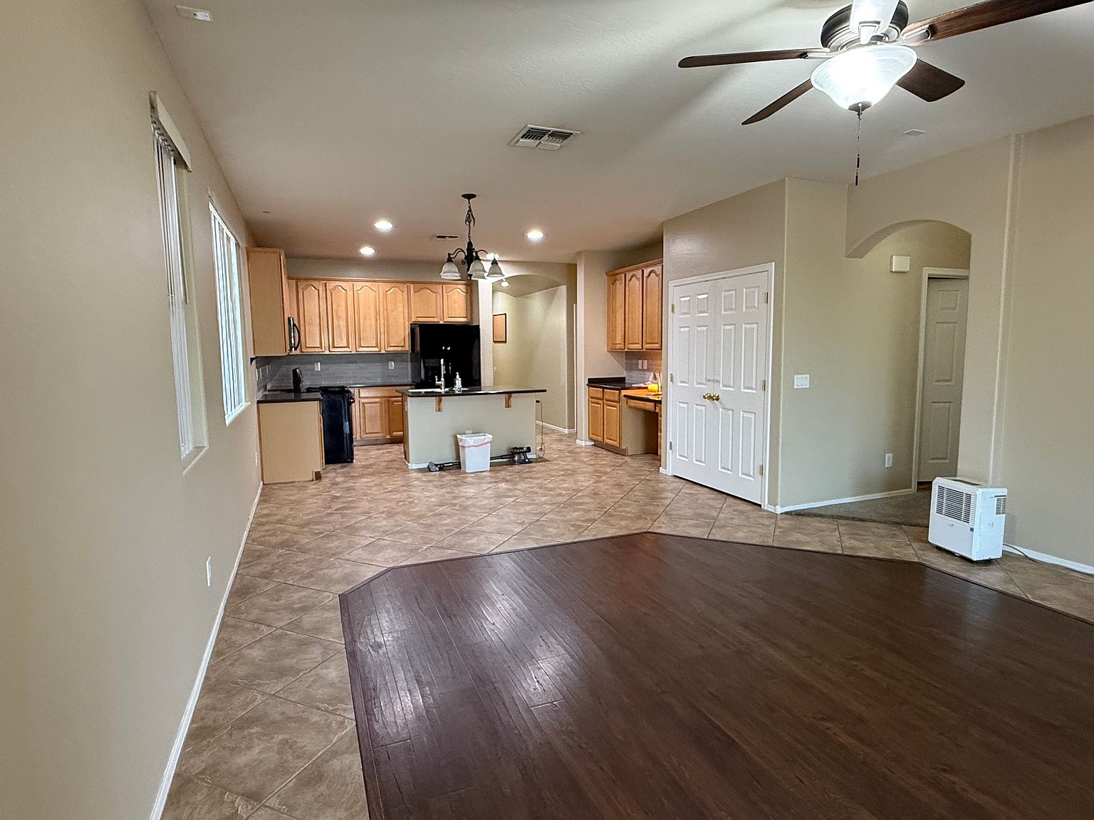 7711 S 68th Dr photo 2
