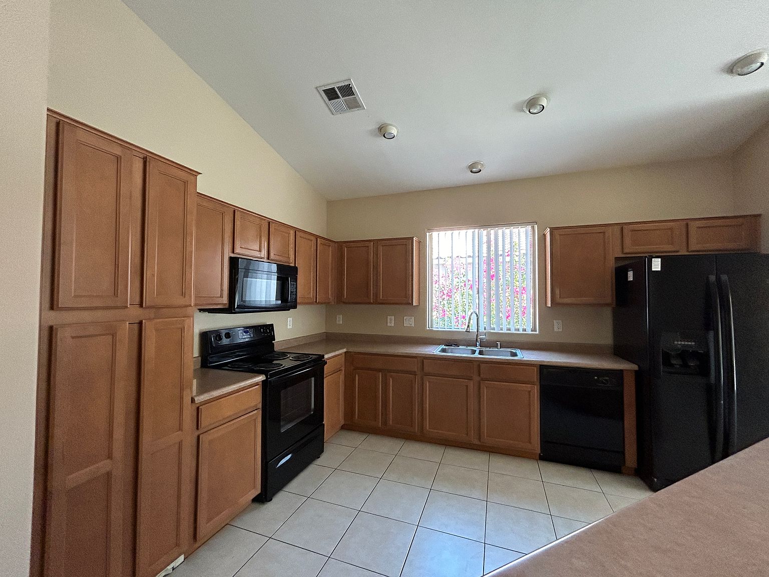 3869 S Coach House Dr photo 2