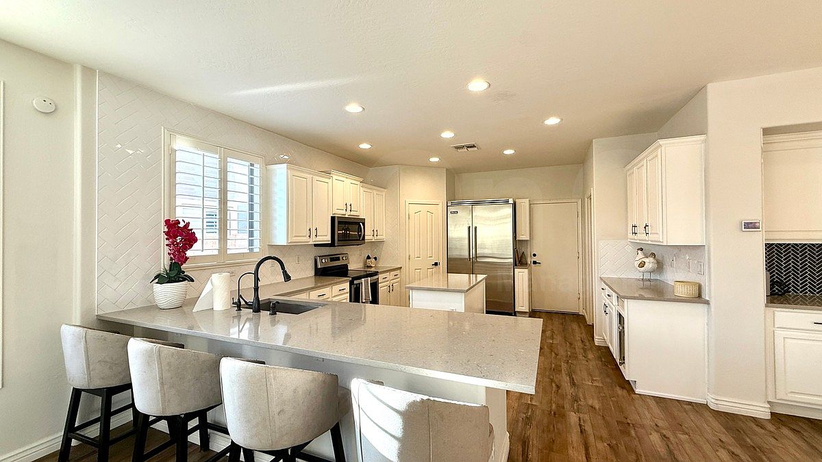 3927 E Andre Ave photo 3