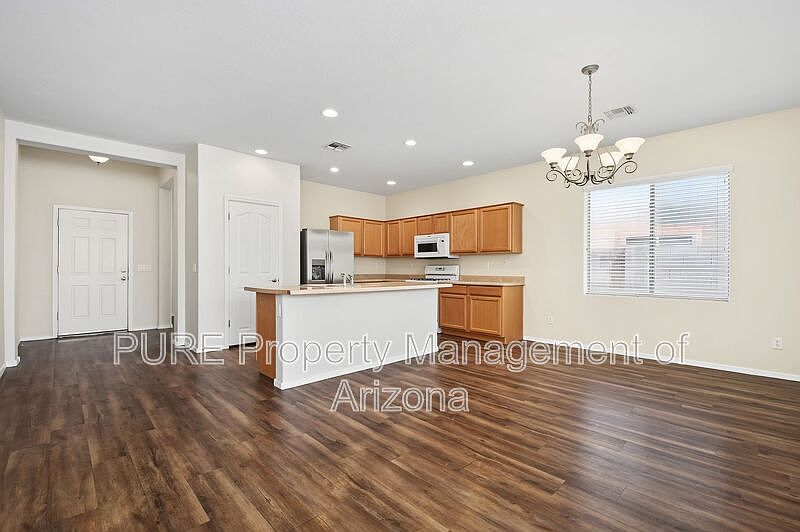 6943 S View Ln Gilbert, AZ 85298 photo 5