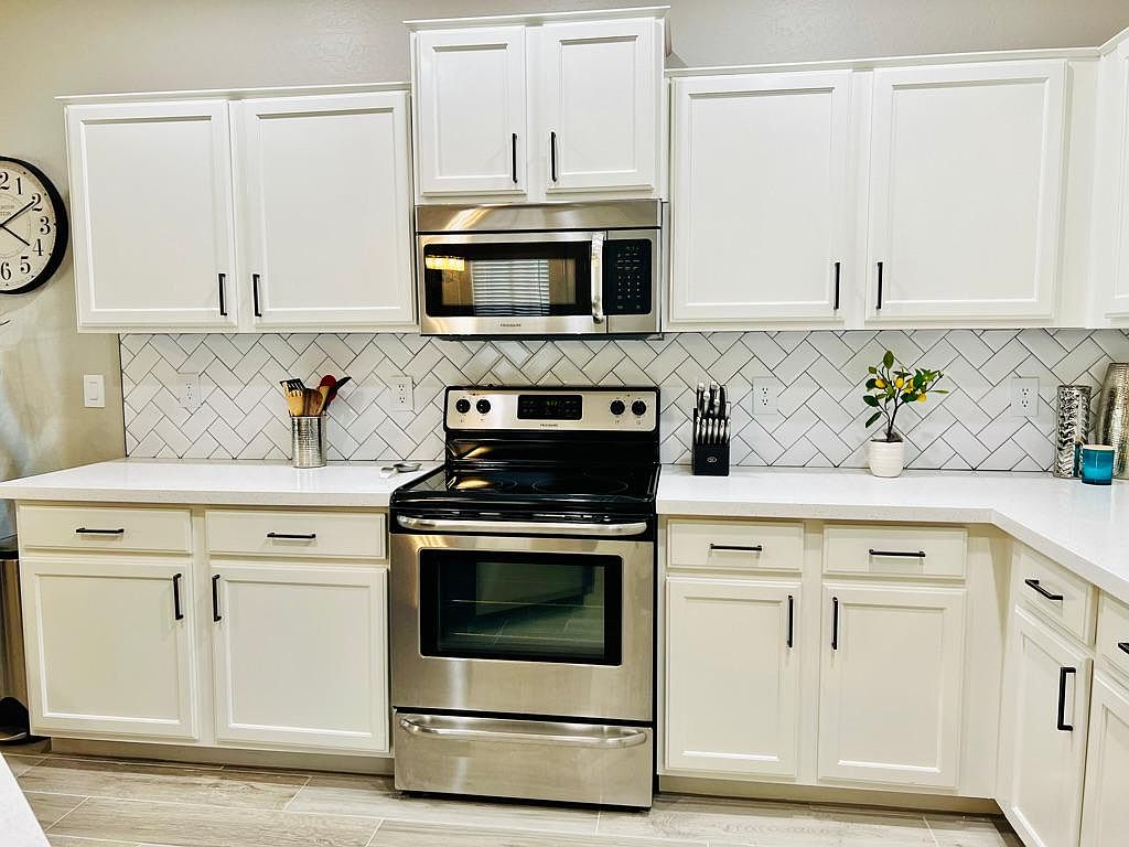 492 E Rainbow Dr photo 4