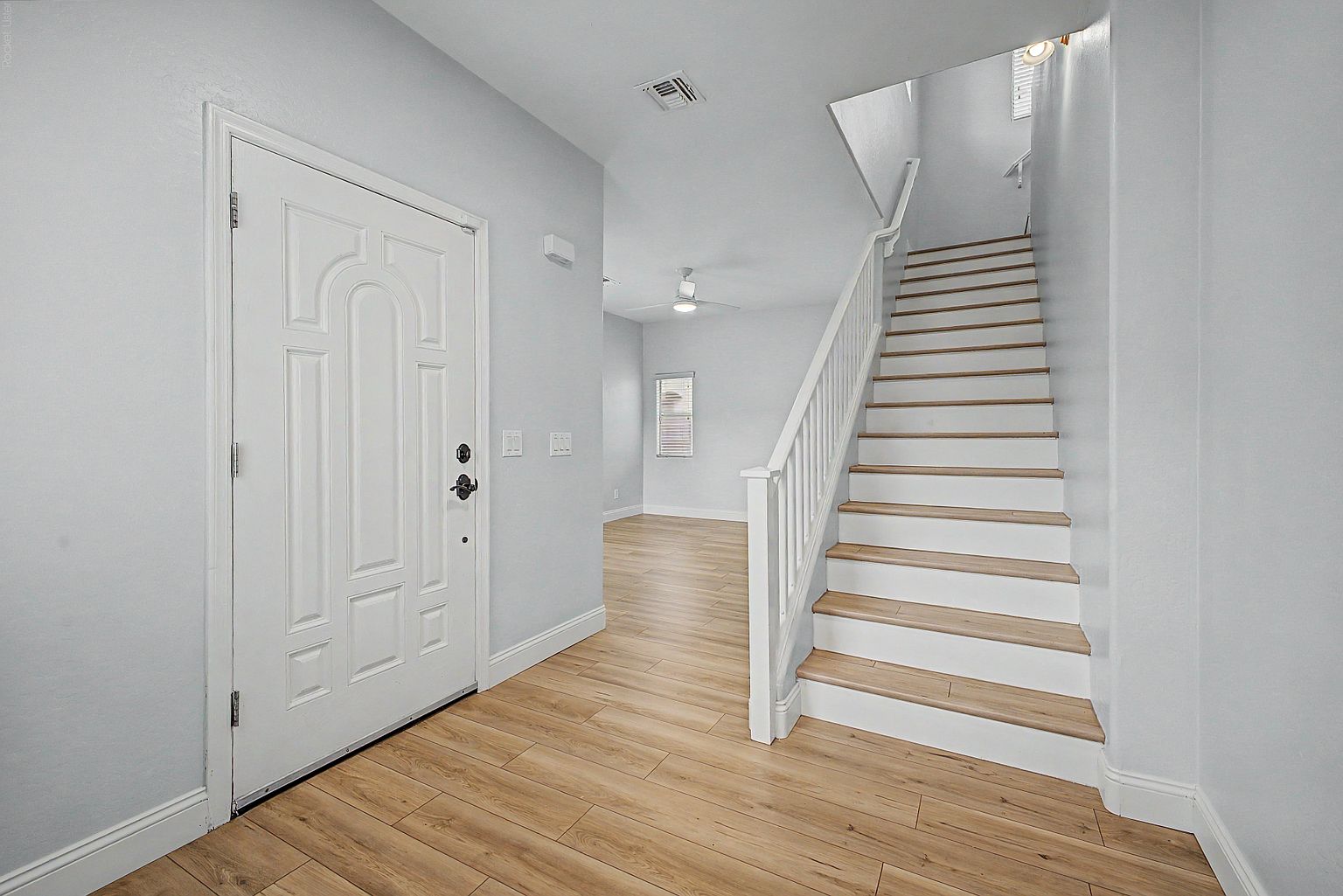 4660 E Redfield Rd photo 5