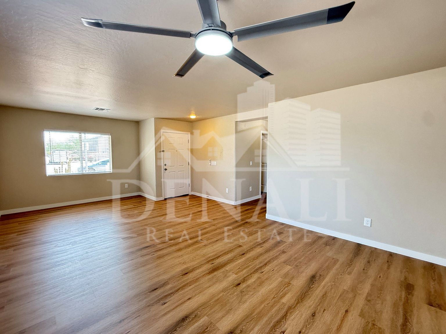 11534 W Longley Ln photo 5