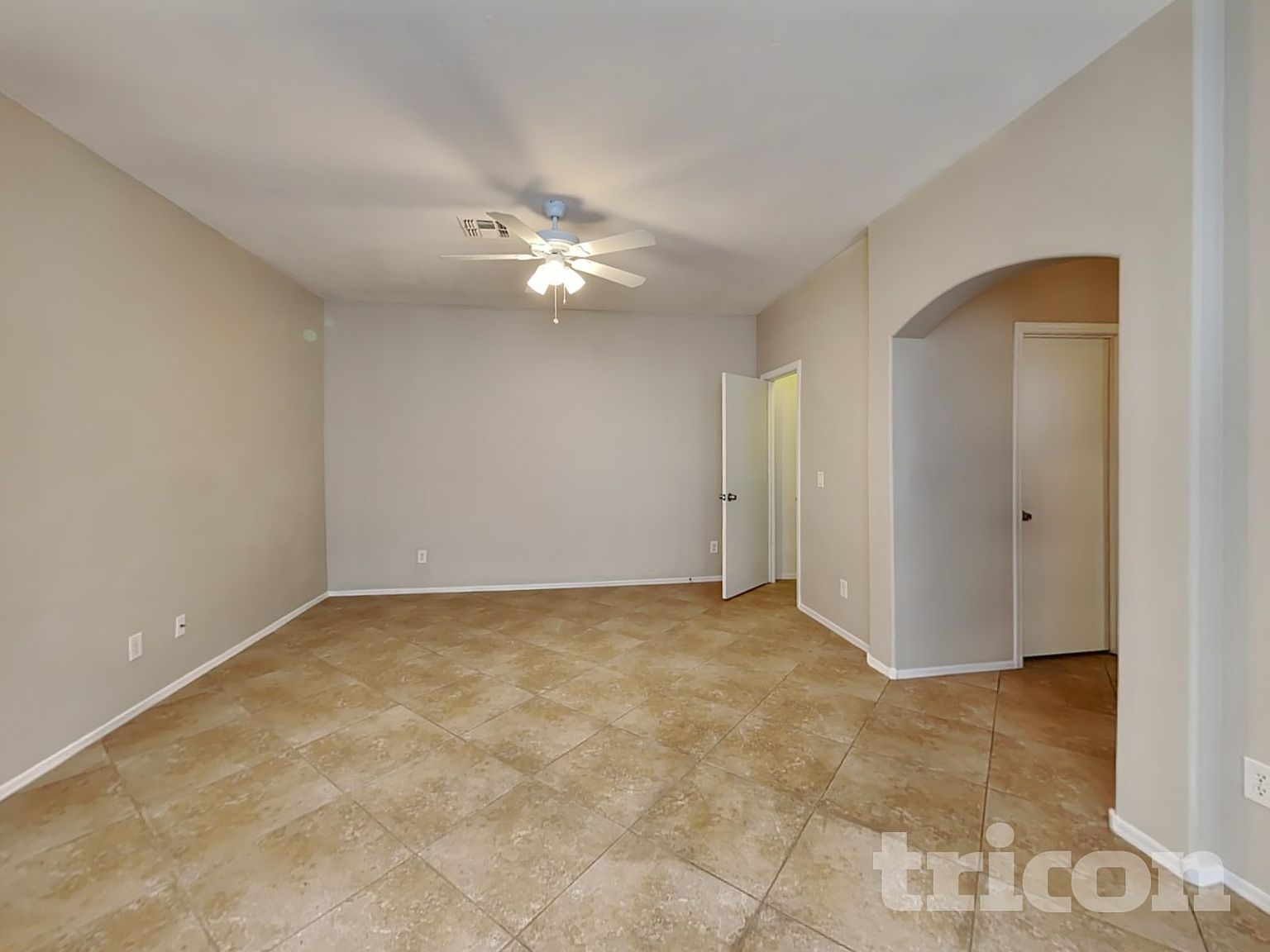 10041 W William Street photo 4