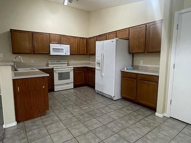 3033 W Graham Trl photo 2