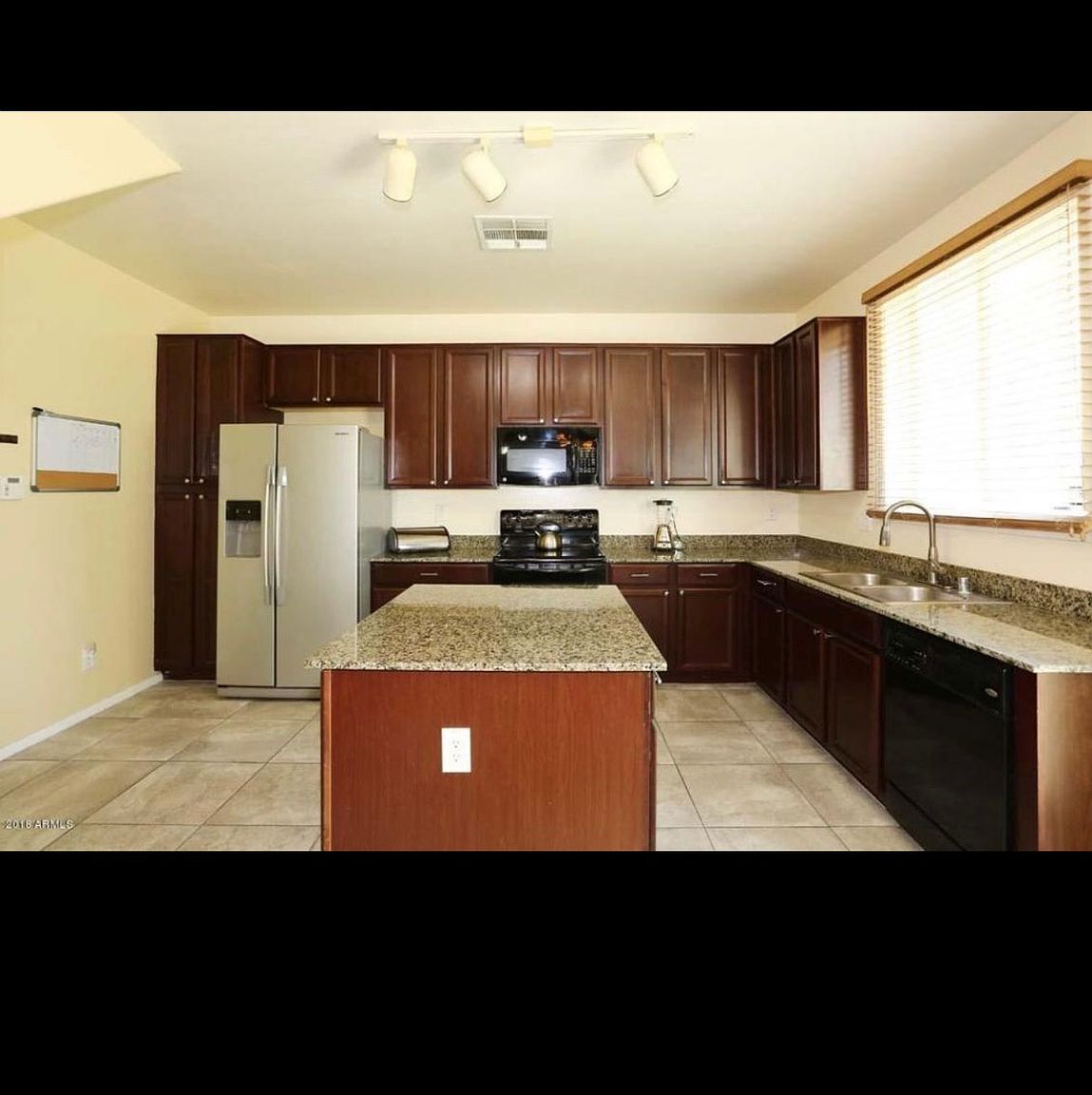 2101 E Sunland Ave photo 2