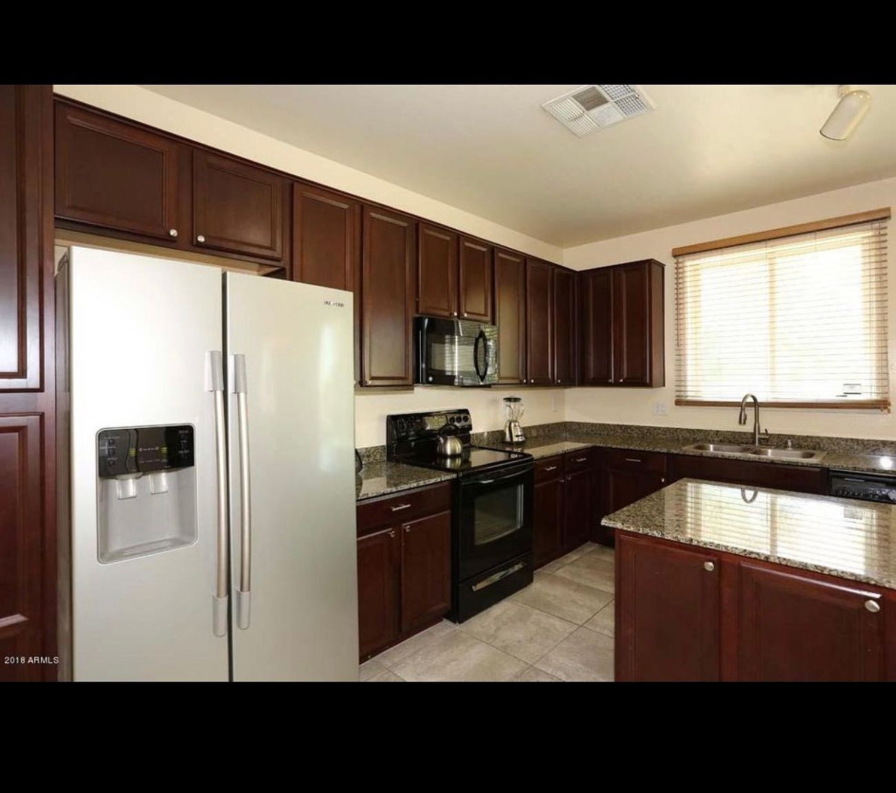 2101 E Sunland Ave photo 3