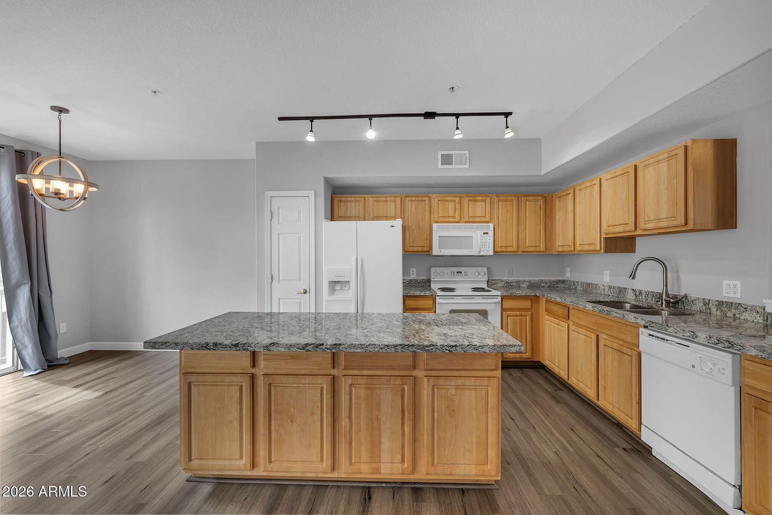 18250 N Cave Creek Rd Phoenix, AZ 85032 photo 3