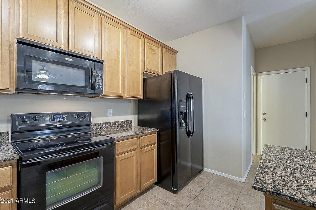 10052 E Isleta Ave photo 5