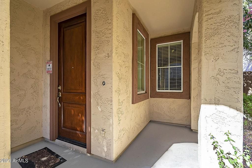 10052 E Isleta Ave photo 2