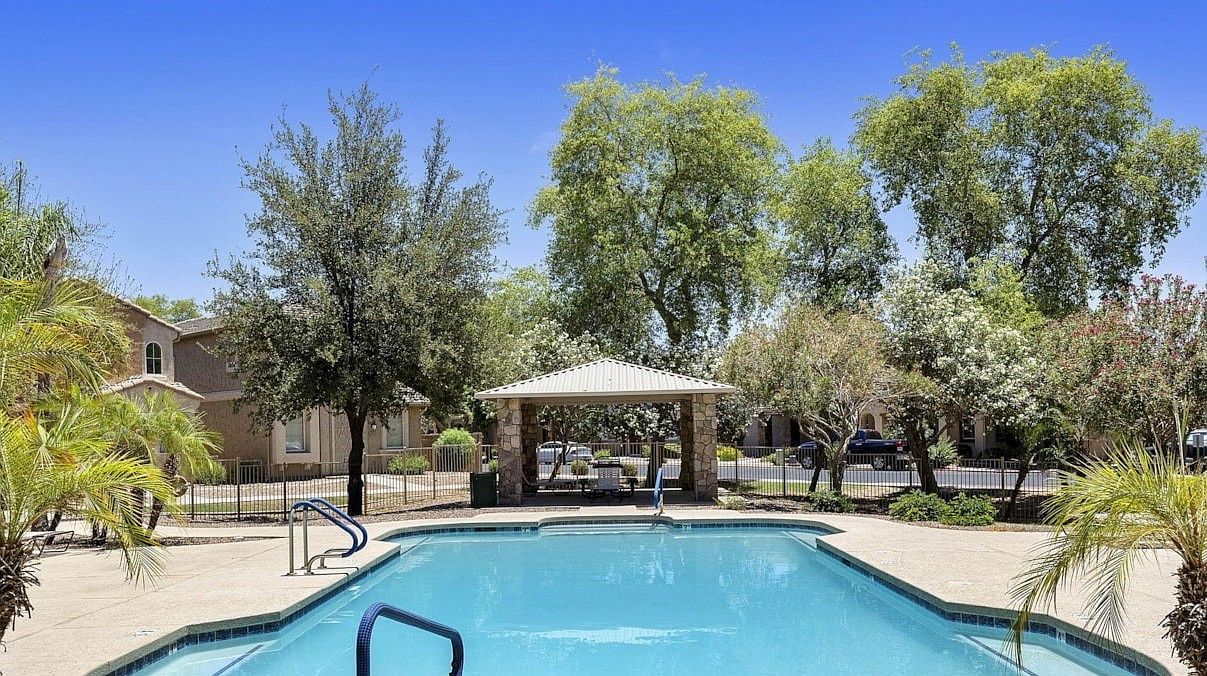 10052 E Isleta Ave photo 2
