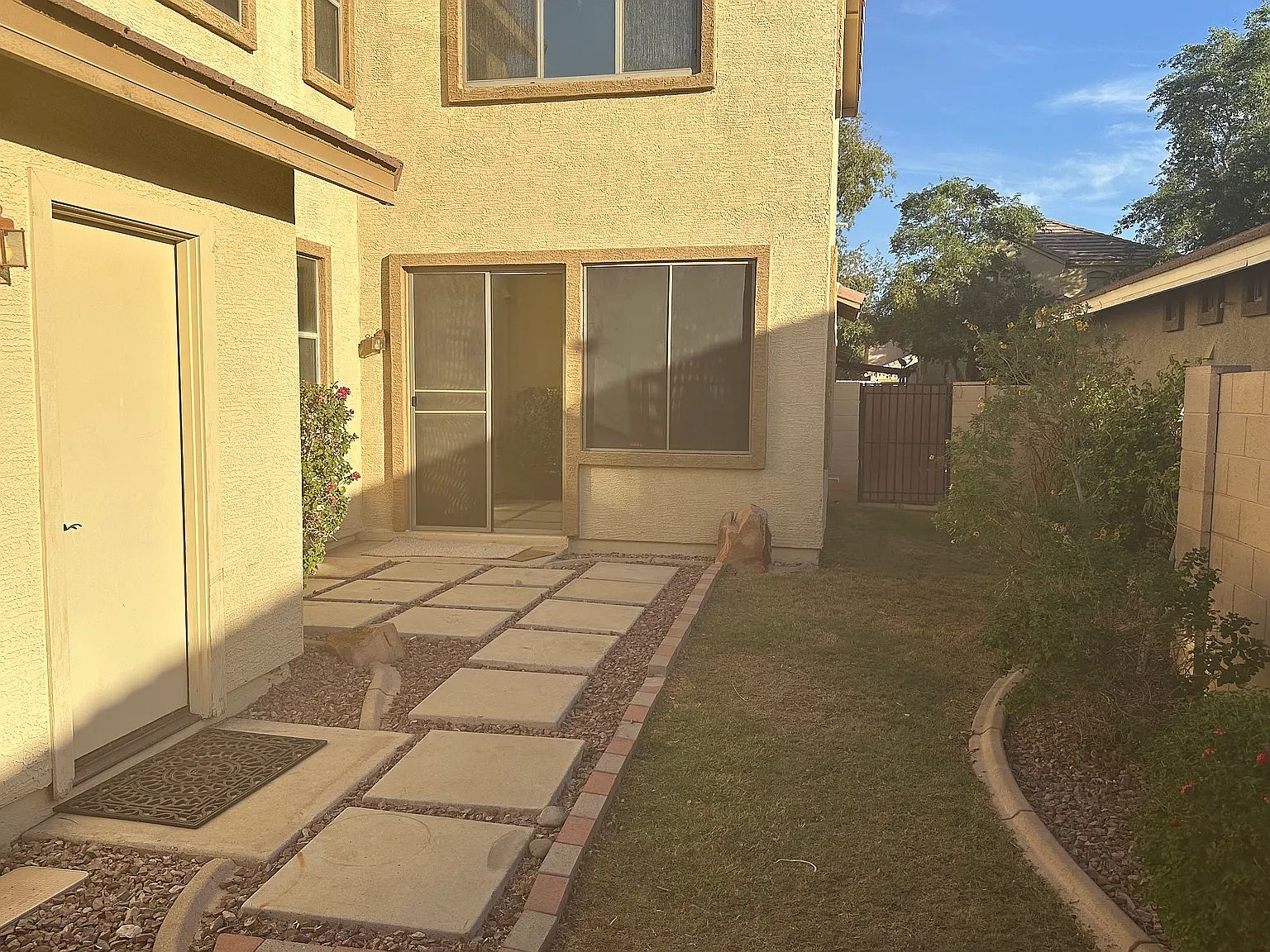 3698 E Yeager Dr photo 4