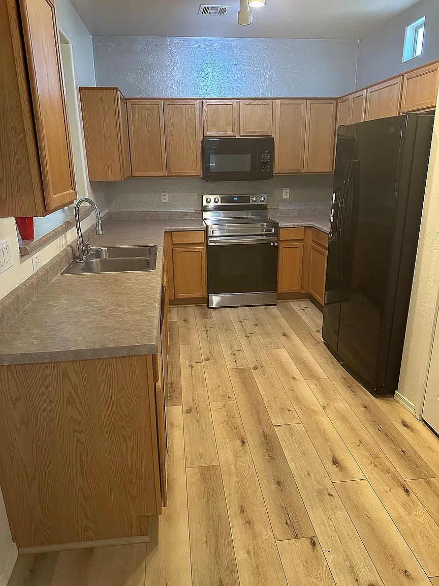 3698 E Yeager Dr photo 5
