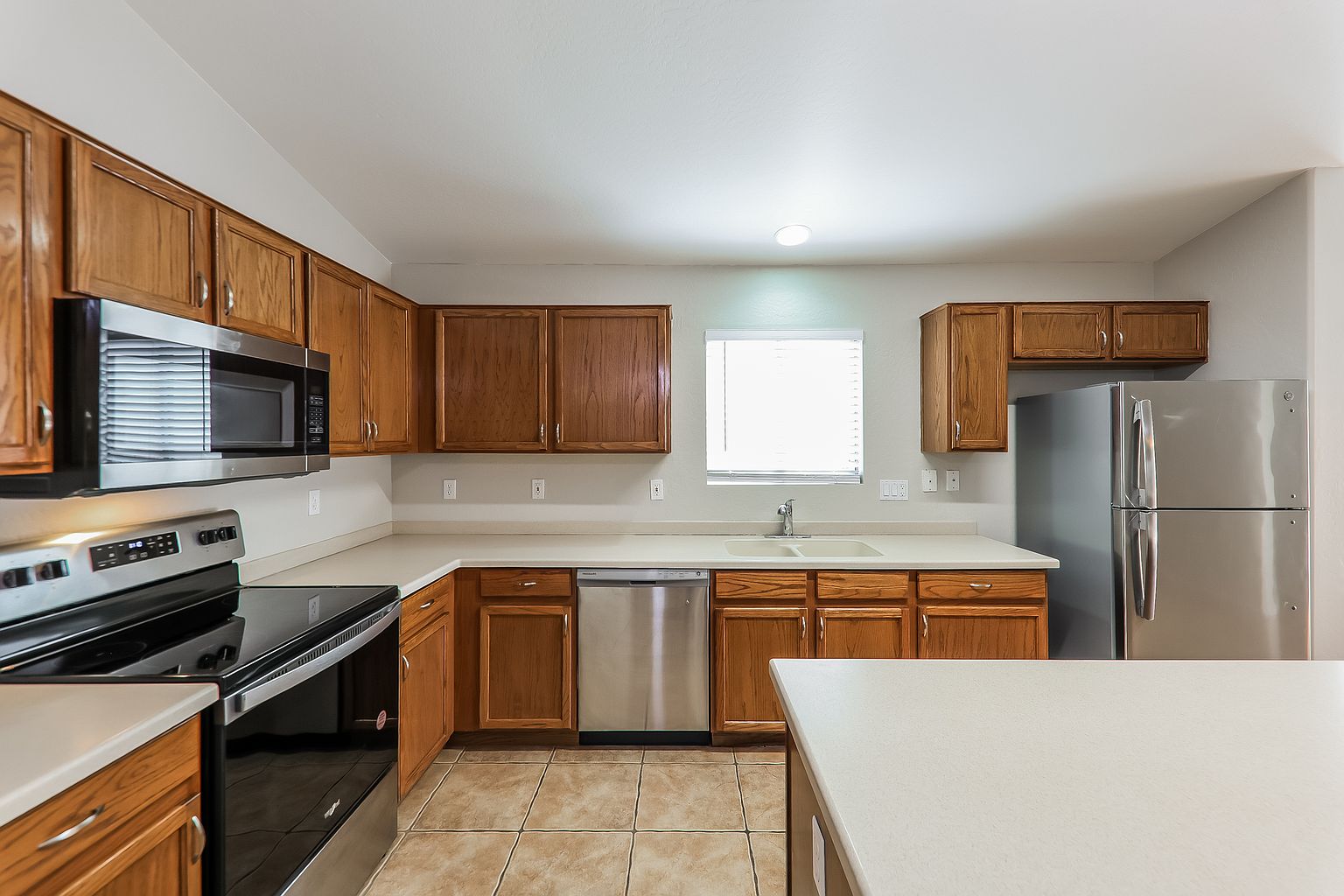 11805 W Maui Ln photo 4
