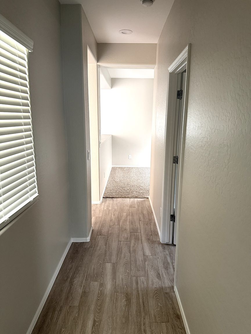 16195 W Crenshaw St photo 4