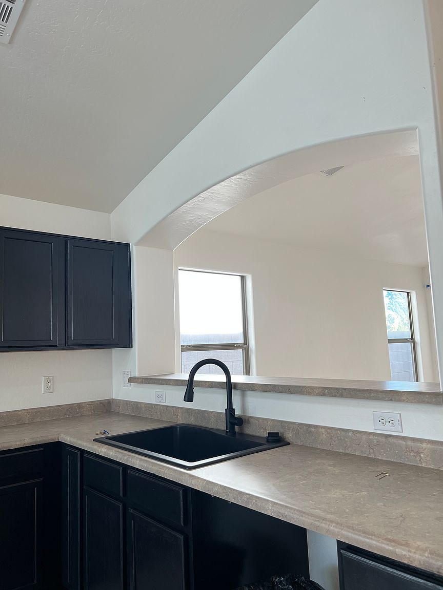 25846 W Miami St photo 4