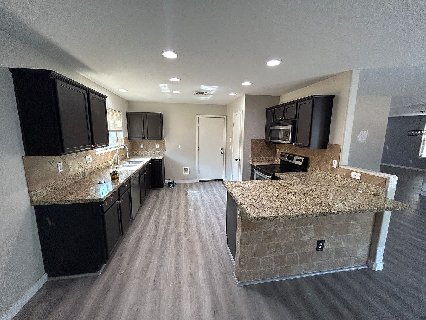 18336 W Hayden Dr photo 3