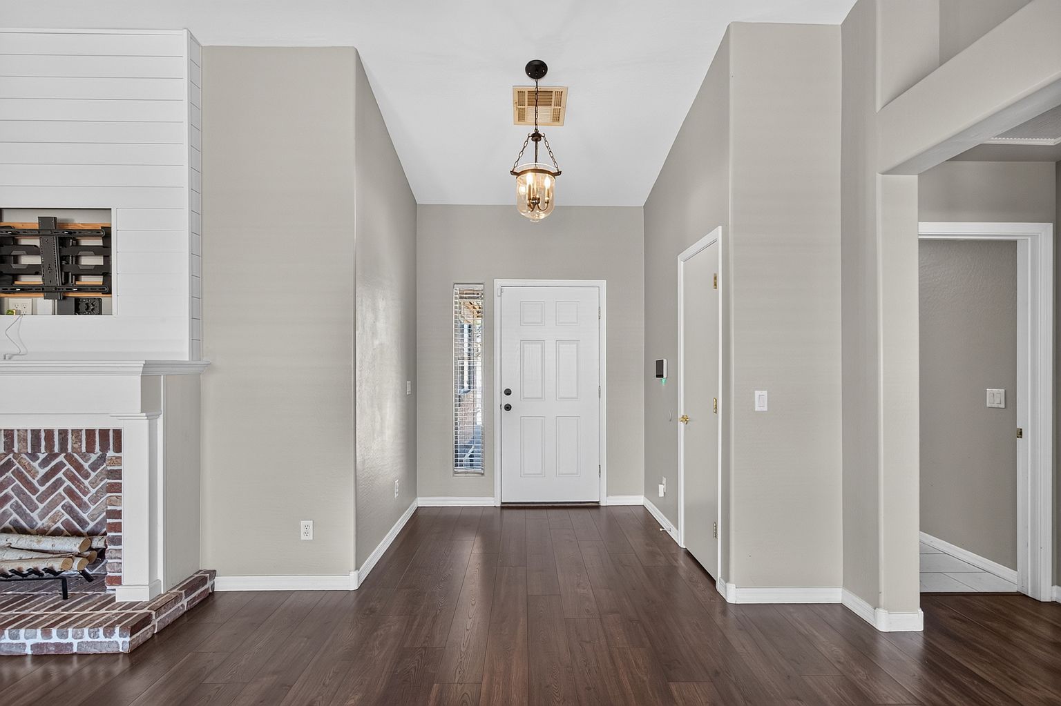 23019 W Morning Glory St photo 3