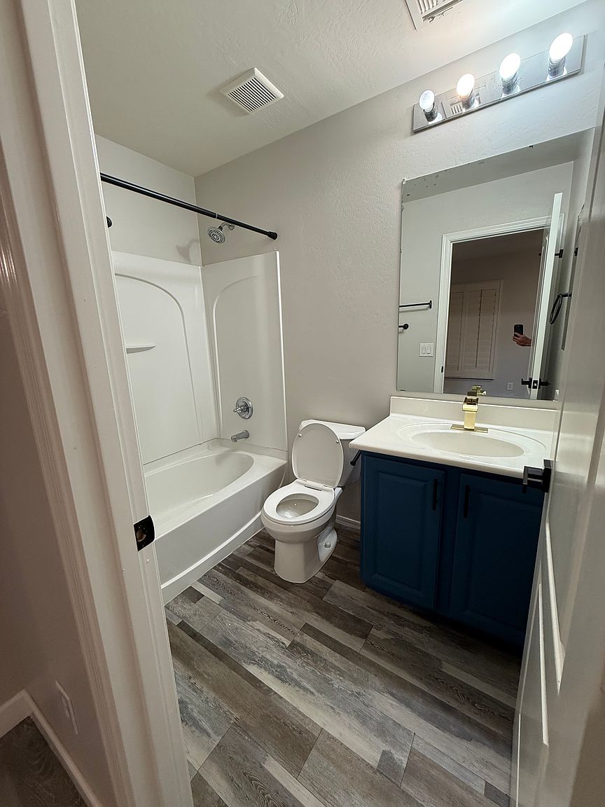 5714 S 21st Ter photo 4