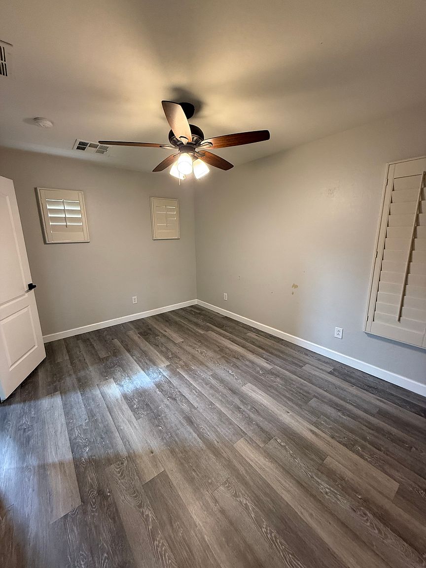5714 S 21st Ter photo 3