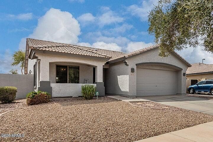 3423 E Crescent Way