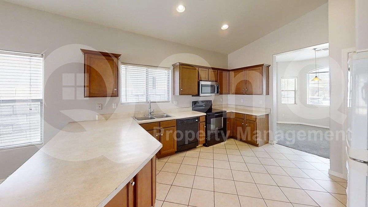 12134 W Ironwood St photo 5