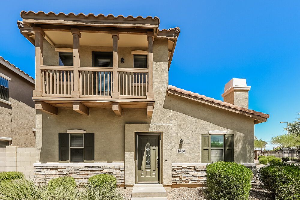 14180 W Country Gables Dr Surprise, AZ 85379 photo 2