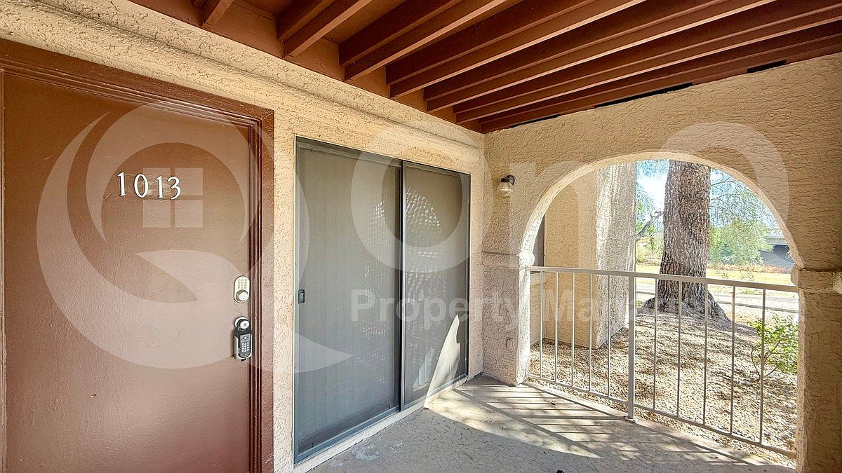 5757 W Eugie Avenue photo 2