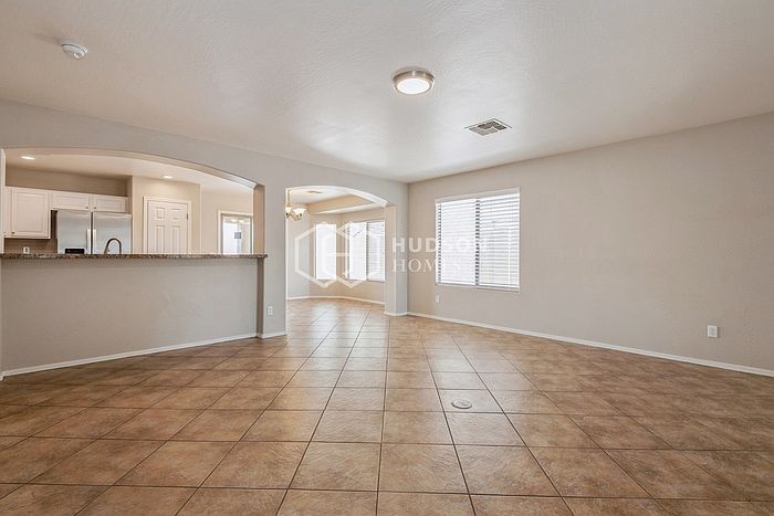 23796 W La Vista Dr photo 5
