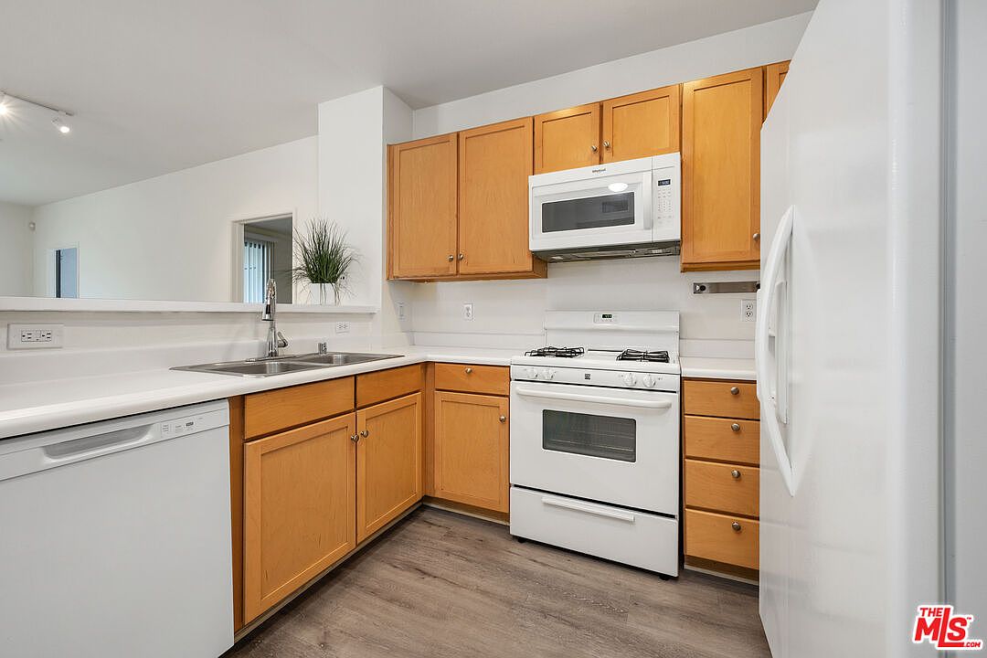 6400 Crescent Park E photo 5