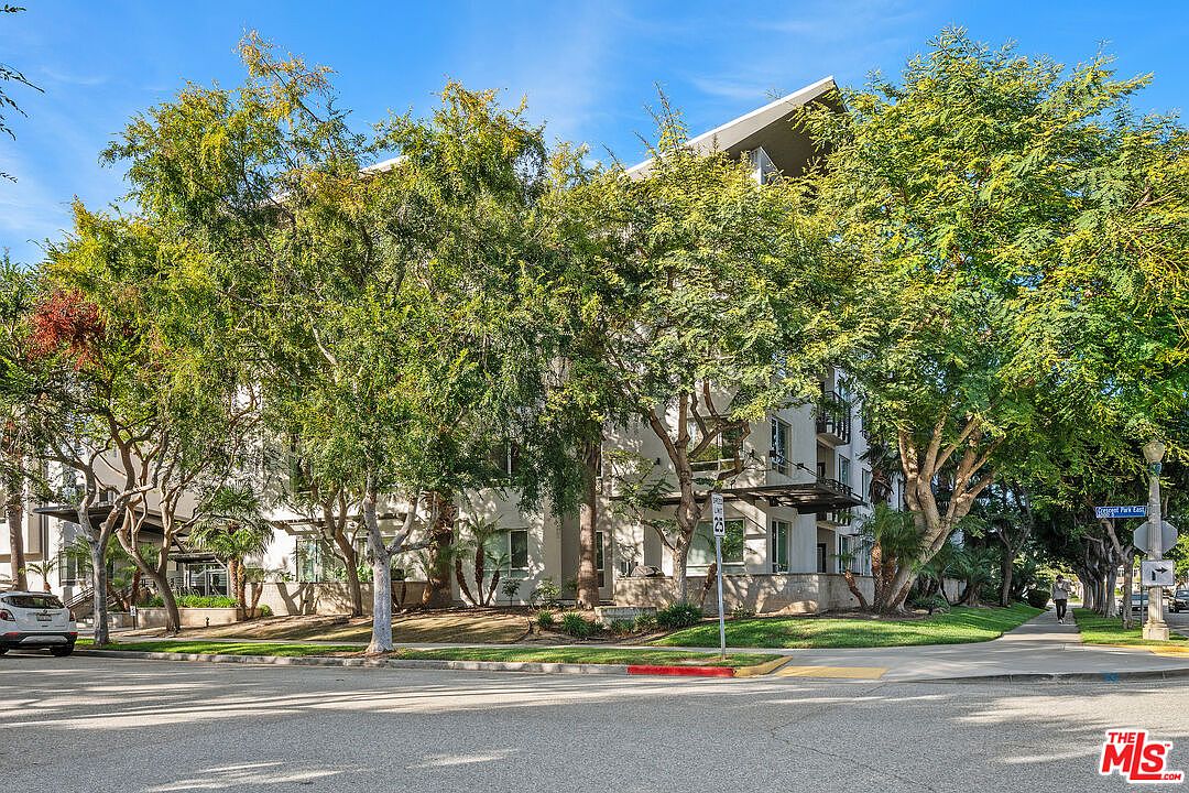 6400 Crescent Park E photo 3
