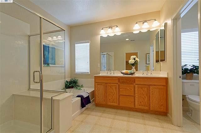 216 Elias Dr photo 5