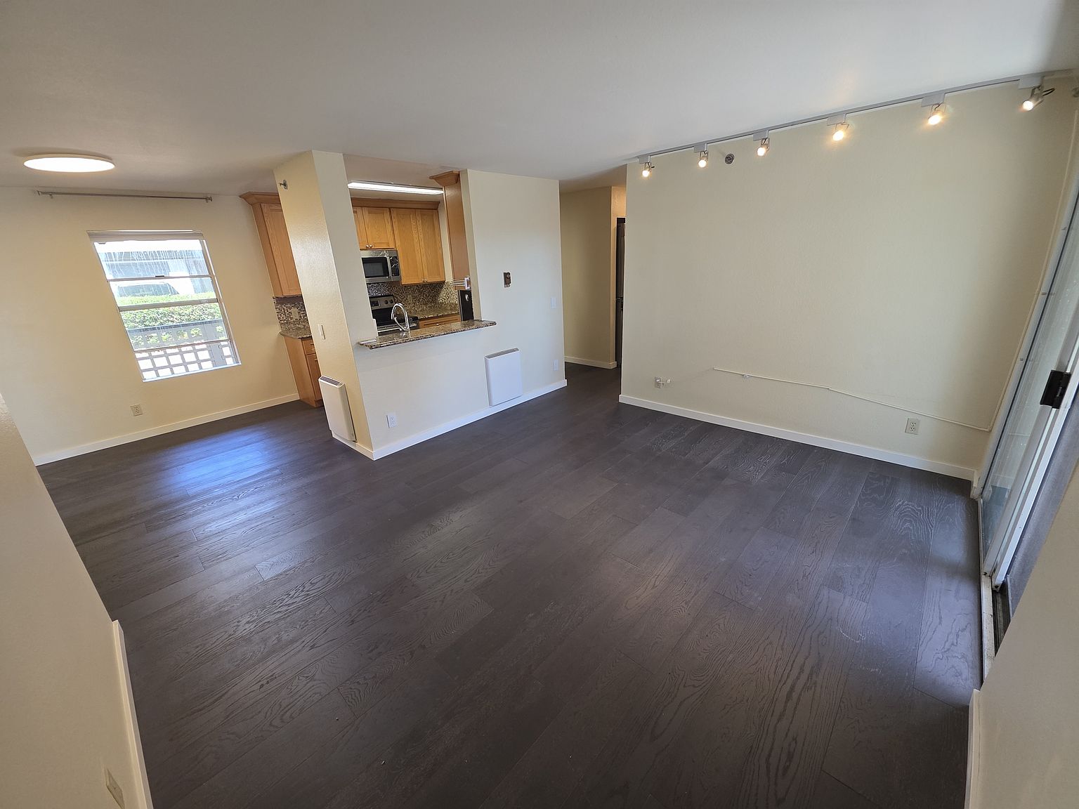 673 Royston Ln photo 3