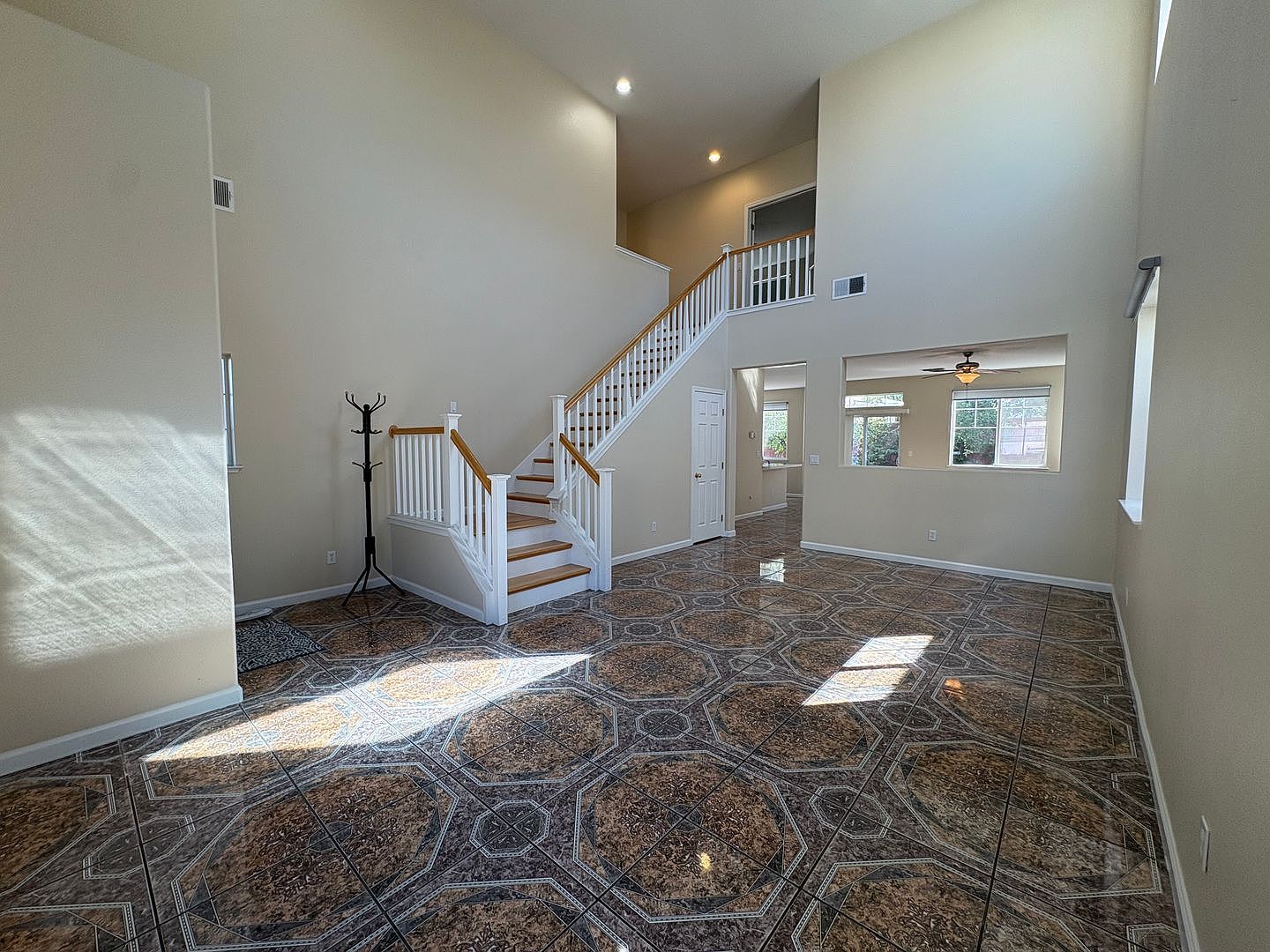 687 Rockspray Cir photo 4