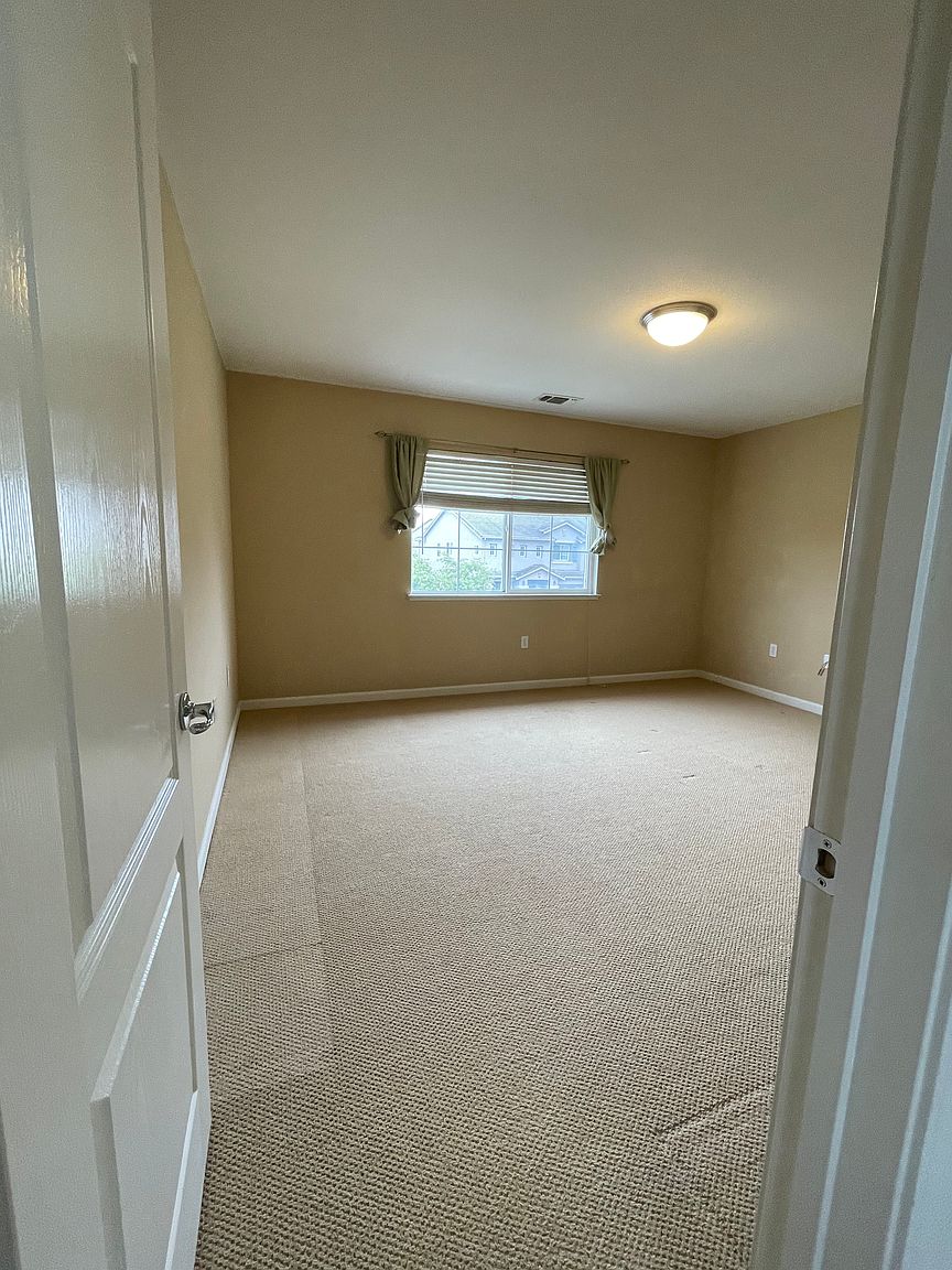 3625 Park Ridge Dr photo 4