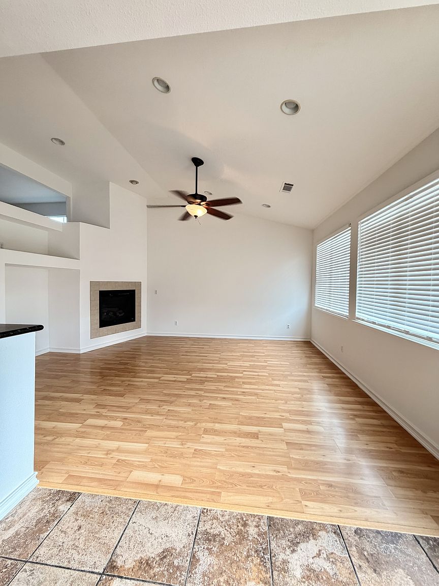 1305 Brooktrail Dr photo 5