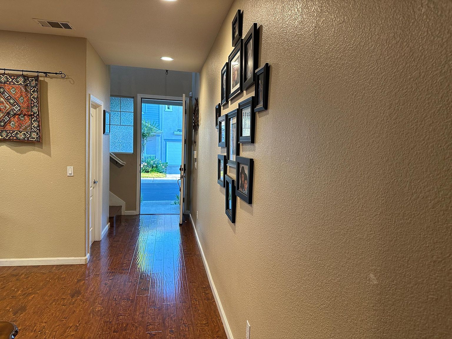 1512 Craiglee Way photo 2